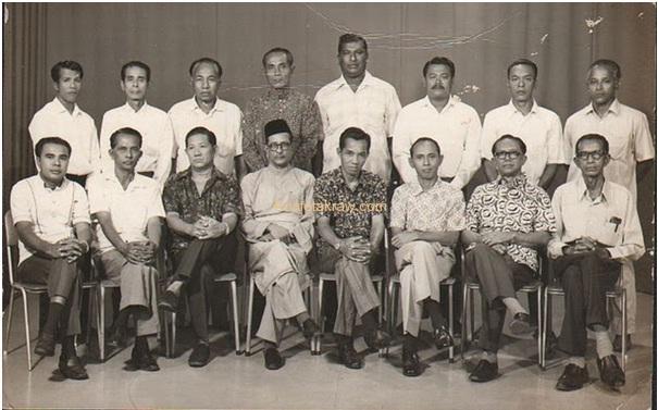Hamid Mydin với bạn bè Patani đường Penang