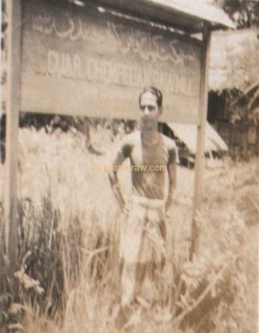  Hamid Mydin semasa bekerja di kilang papan Guar Chempedak, Kedah 